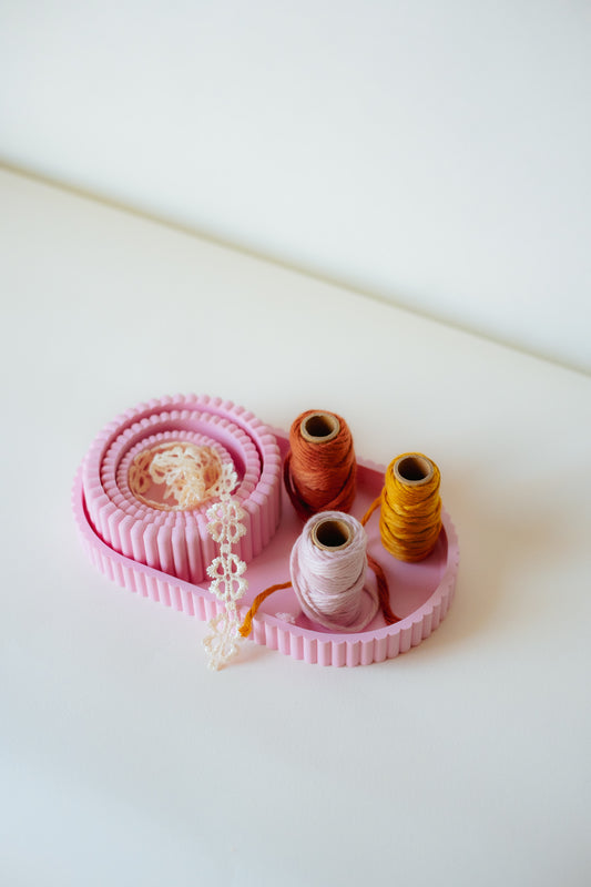 Scalloped Tray and Bowl Set